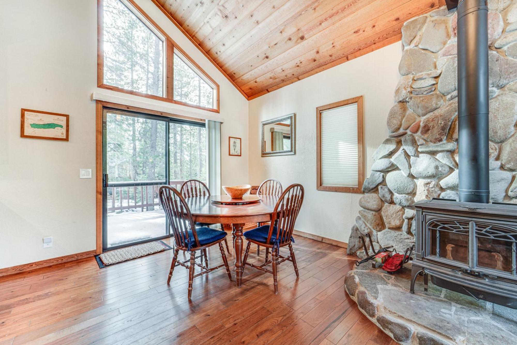 Family-Friendly Truckee Cabin In Tahoe Donner! Exterior foto